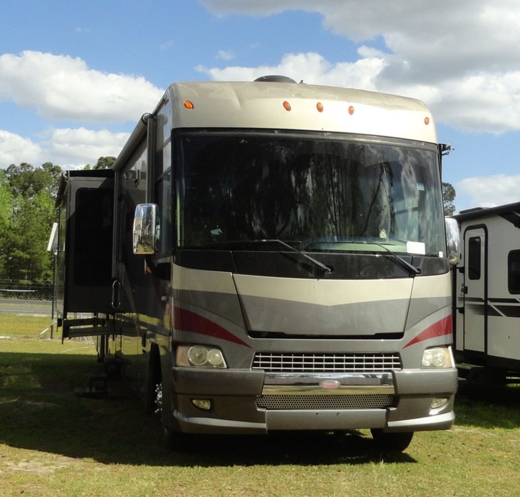 2007 Winnebago Adventurer 38T RV