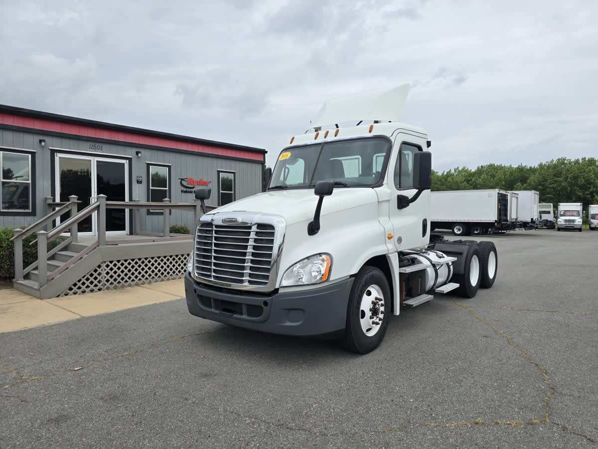 2016 FREIGHTLINER CASCADIA 125 in North Little Rock, AR