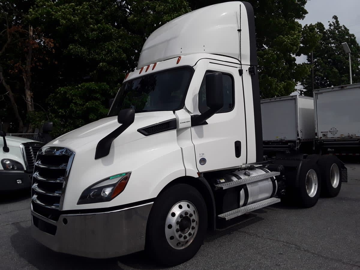2021 FREIGHTLINER CASCADIA 116 in Allentown, PA