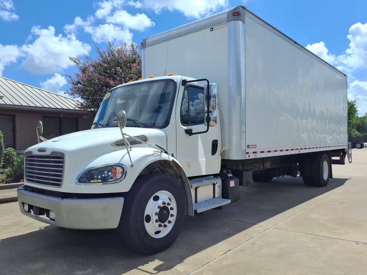 2019 FREIGHTLINER BUSINESS CLASS M2 106 in Houston, TX