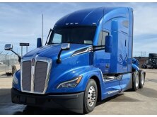 3 of the Best Sleeper Cab Trucks image