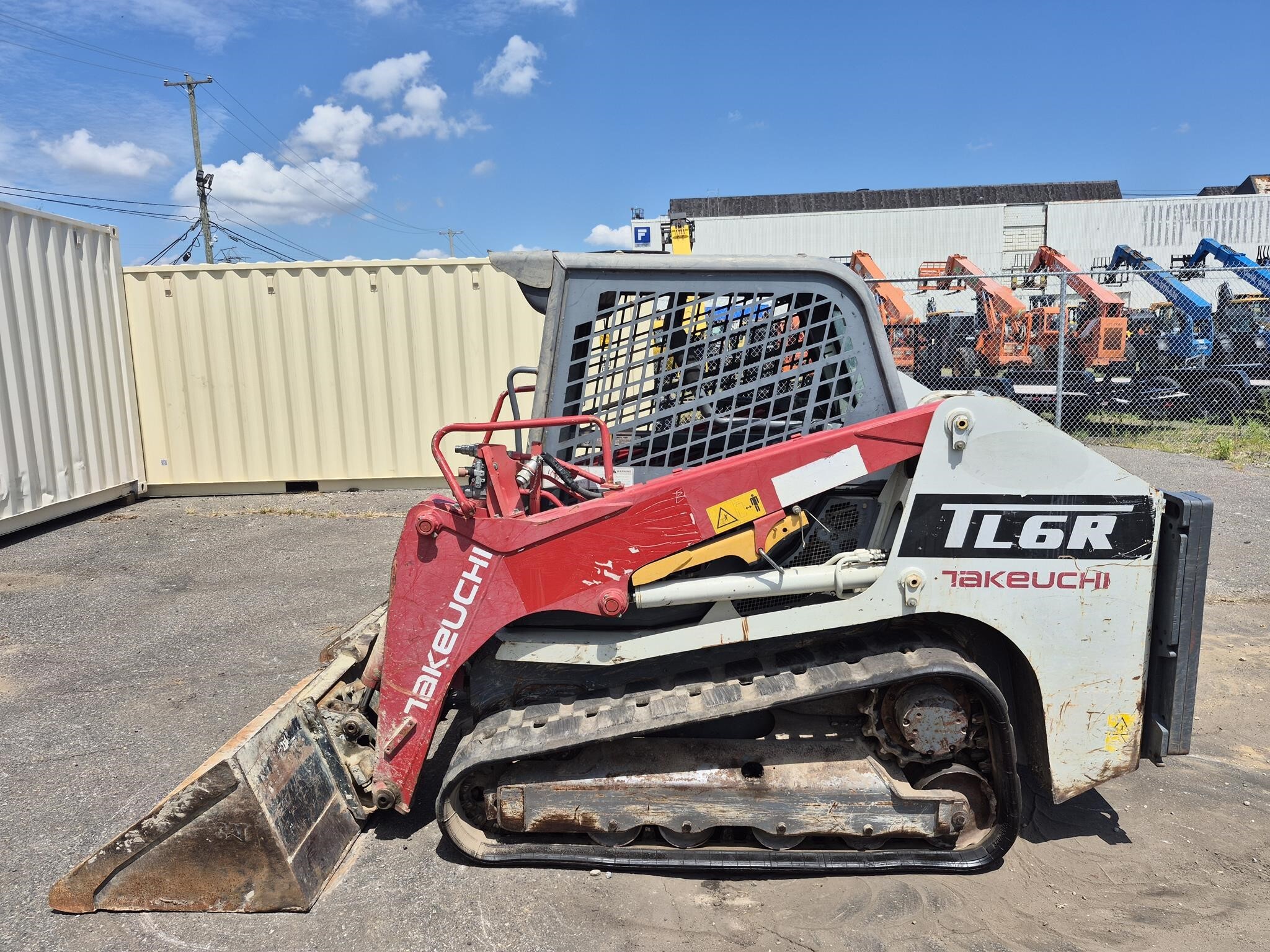 TAKEUCHI TL6R in Essington, PA