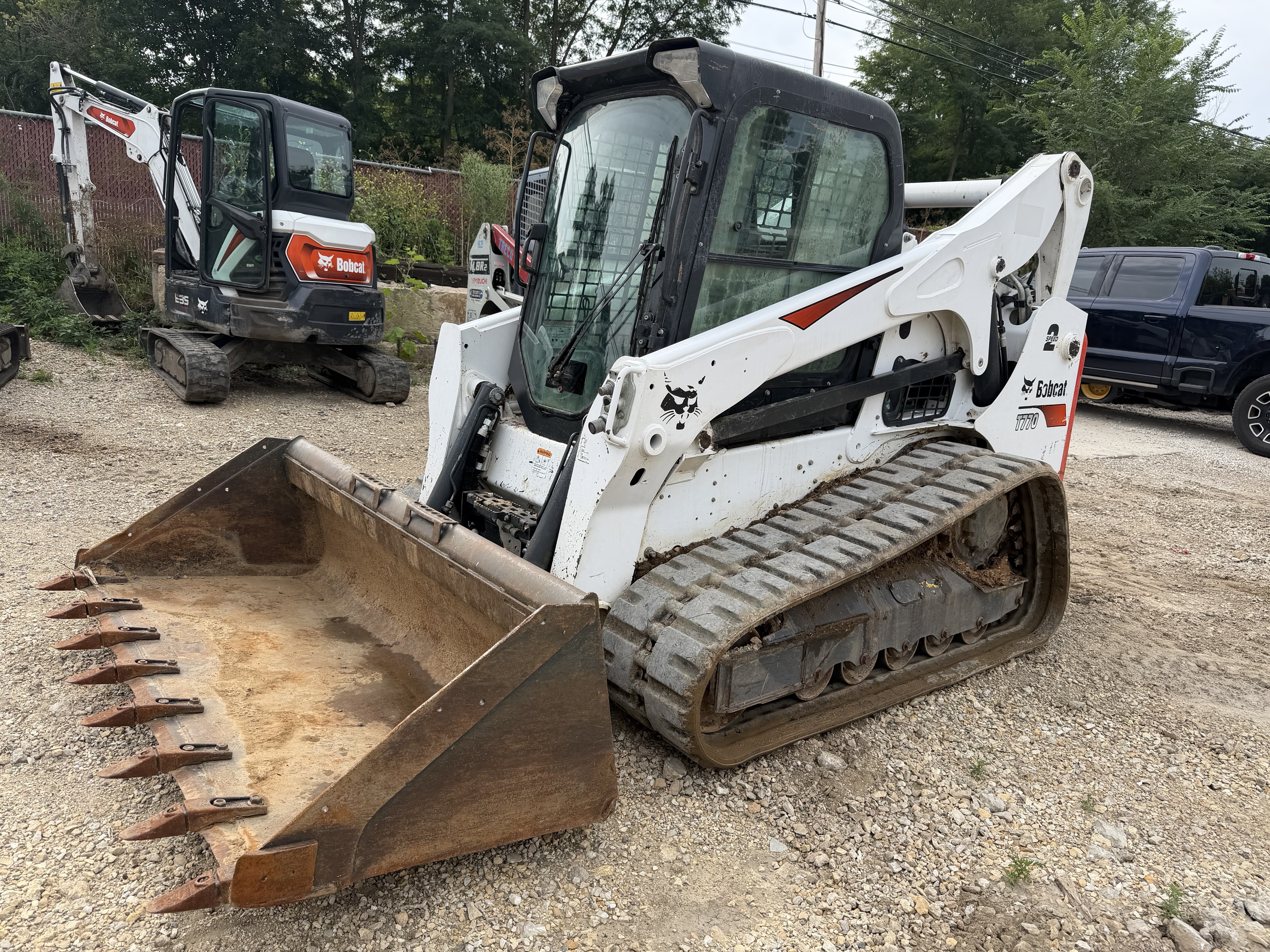 2023 BOBCAT T770 in Batavia, IL