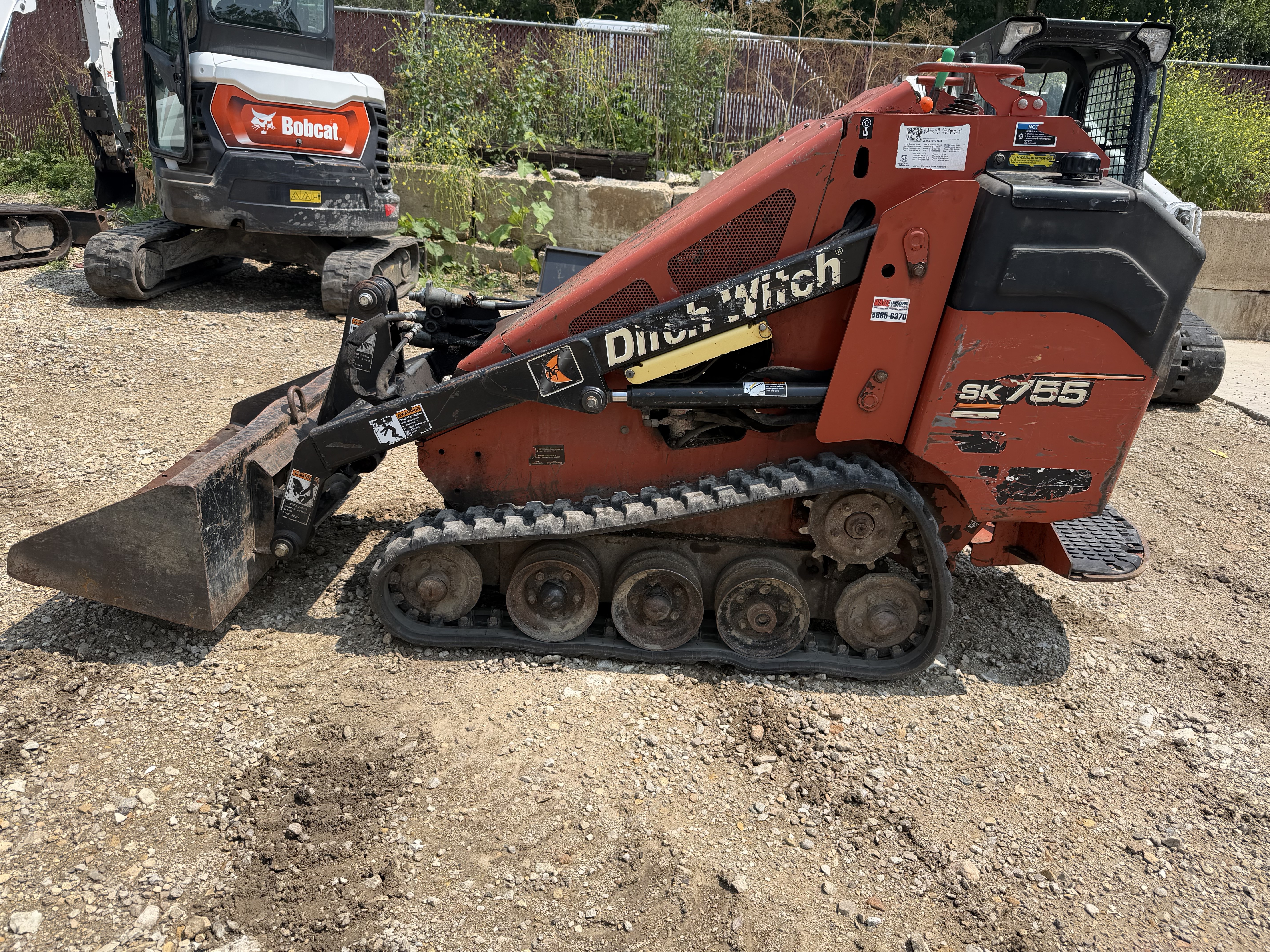 2014 DITCH WITCH Sk755 in Batavia, IL