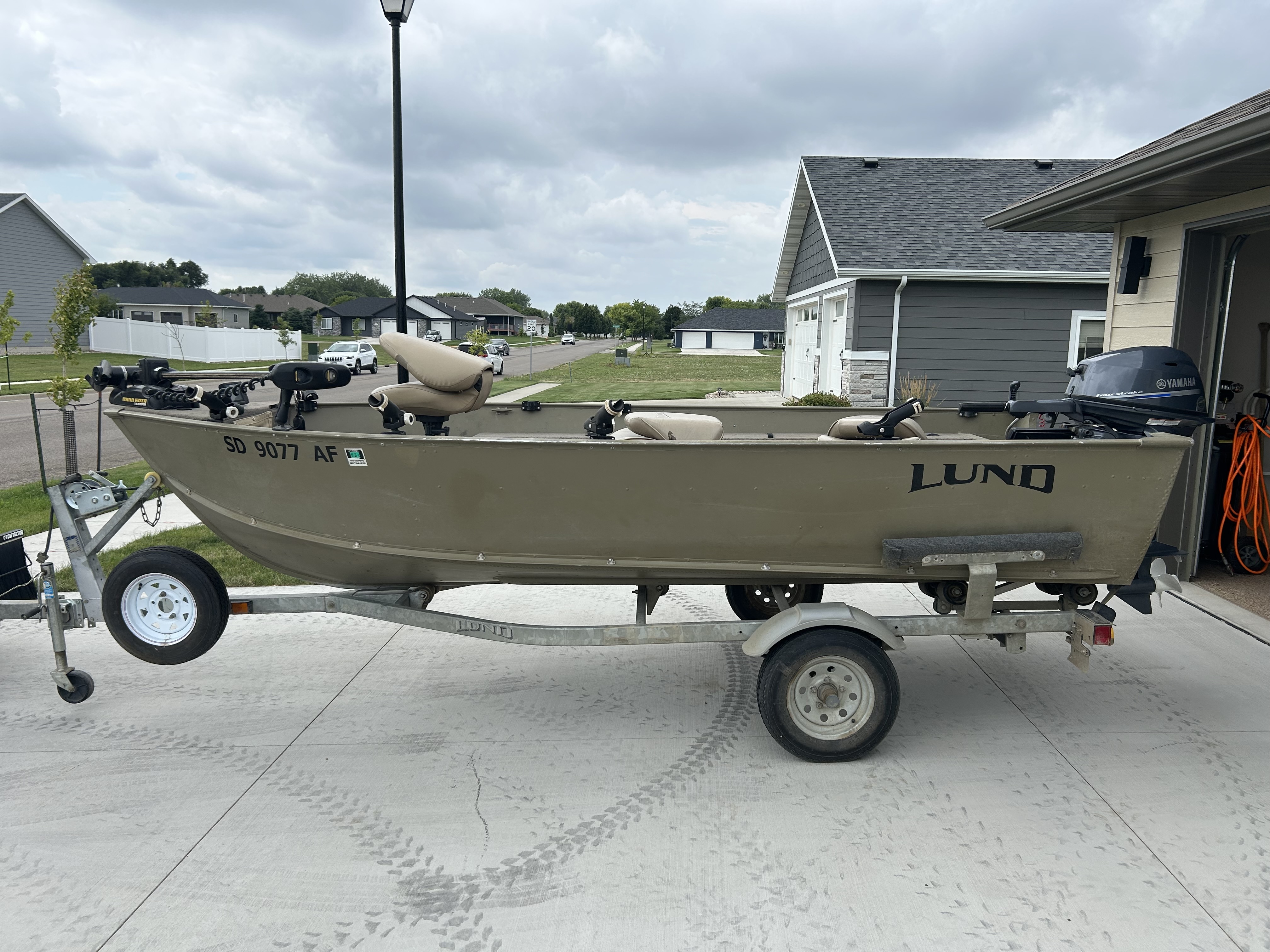 2015 Lund 14 LUND BOAT Three Seater PWC boat
