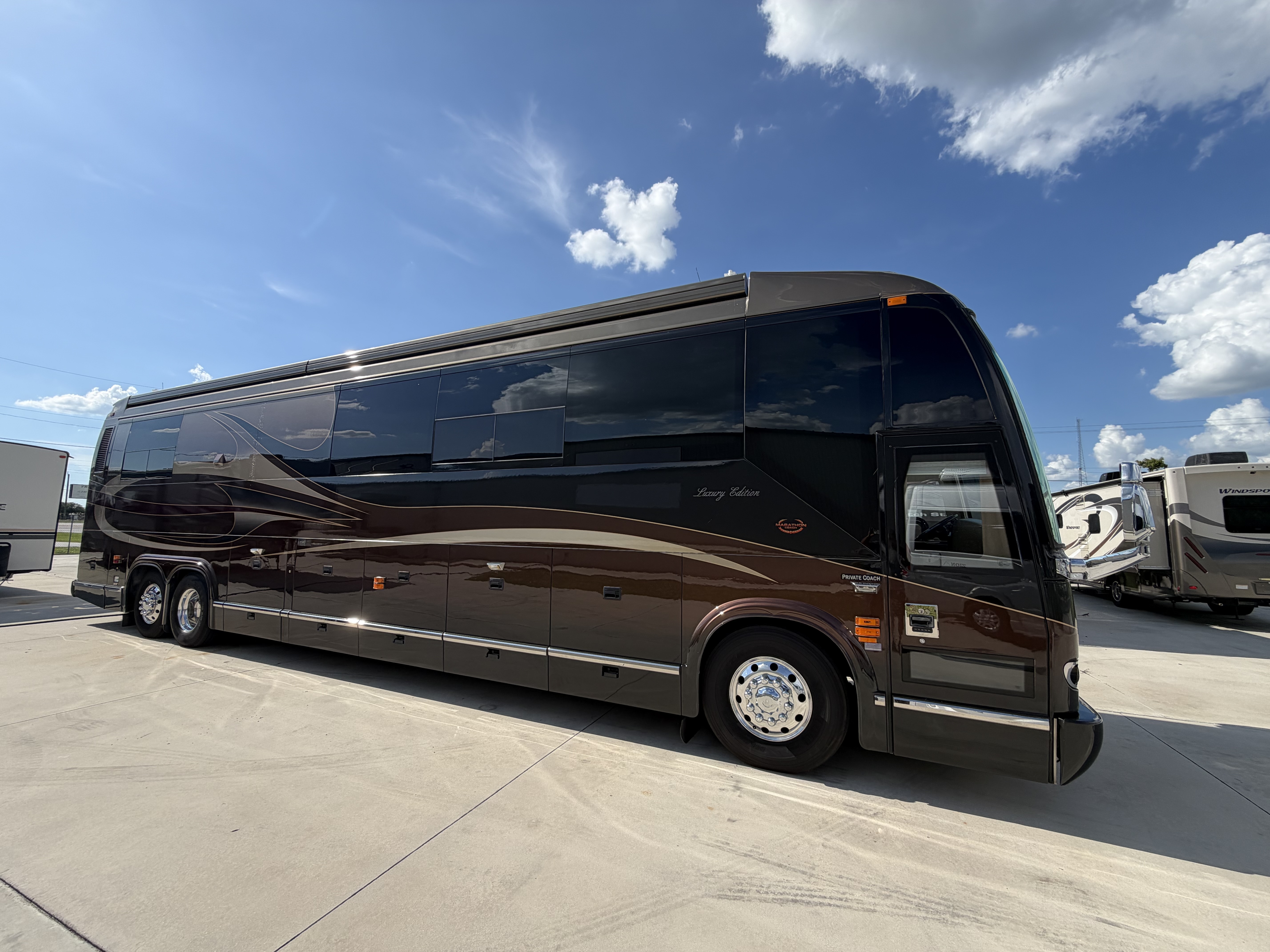 2004 Prevost MARATHON COACH H3-45 in okeechobee FL