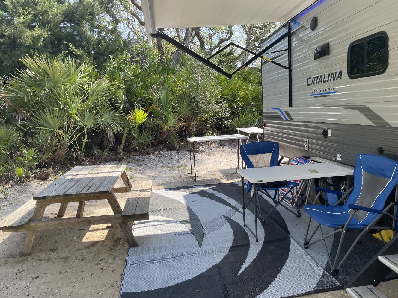 A photo of this 2021 Coachmen CATALINA LEGACY EDITION 243RBS