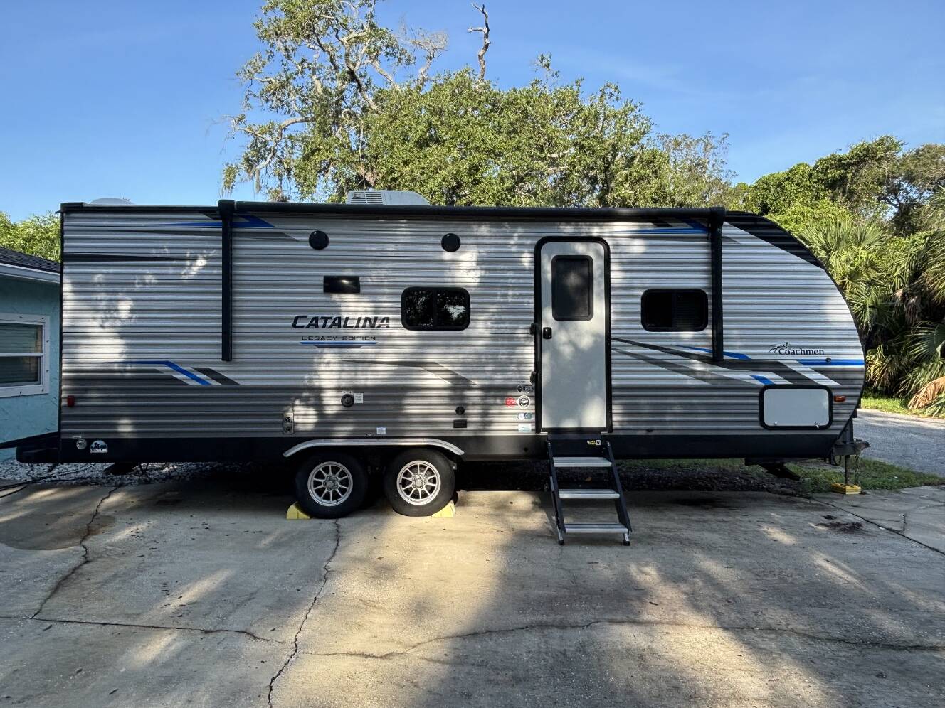 A photo of this 2021 Coachmen CATALINA LEGACY EDITION 243RBS