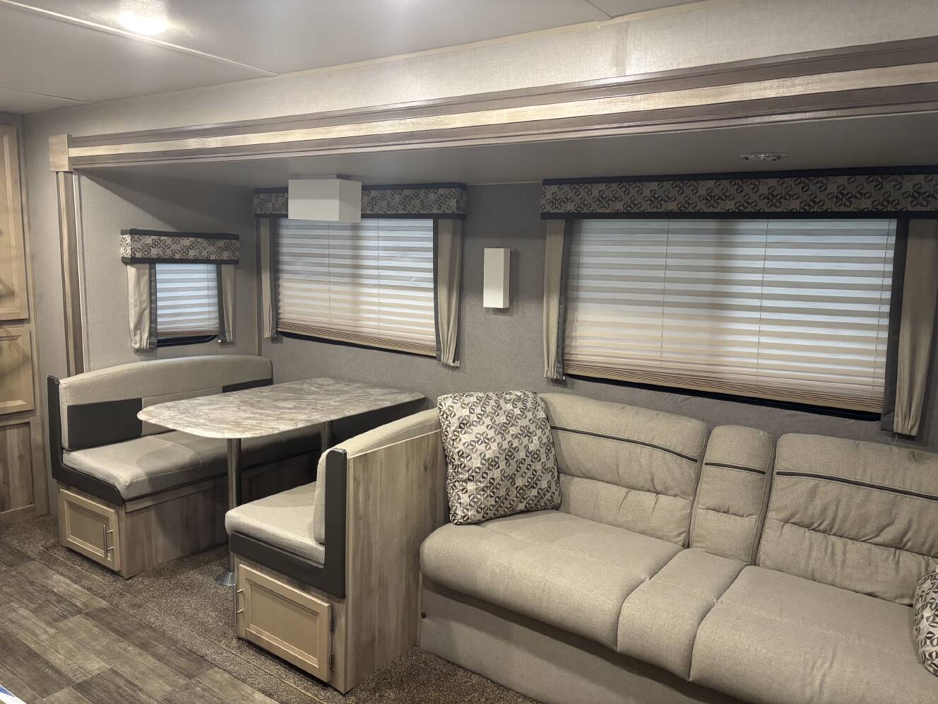 A photo of this 2021 Coachmen CATALINA LEGACY EDITION 243RBS