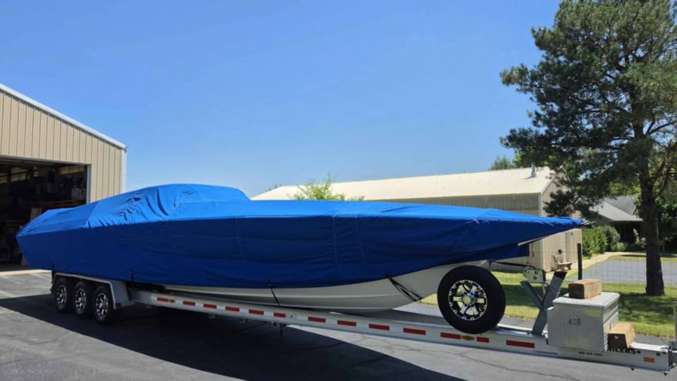 A photo of this 2008 Fountain 38 LIGHTNING