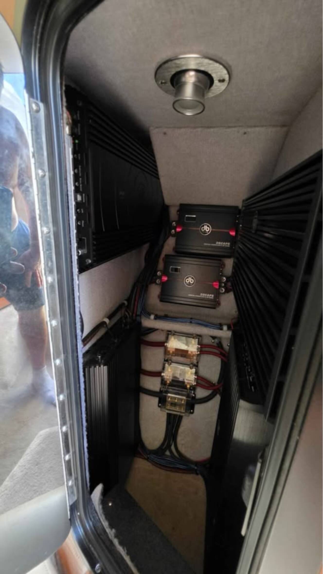 A photo of this 2008 Fountain 38 LIGHTNING