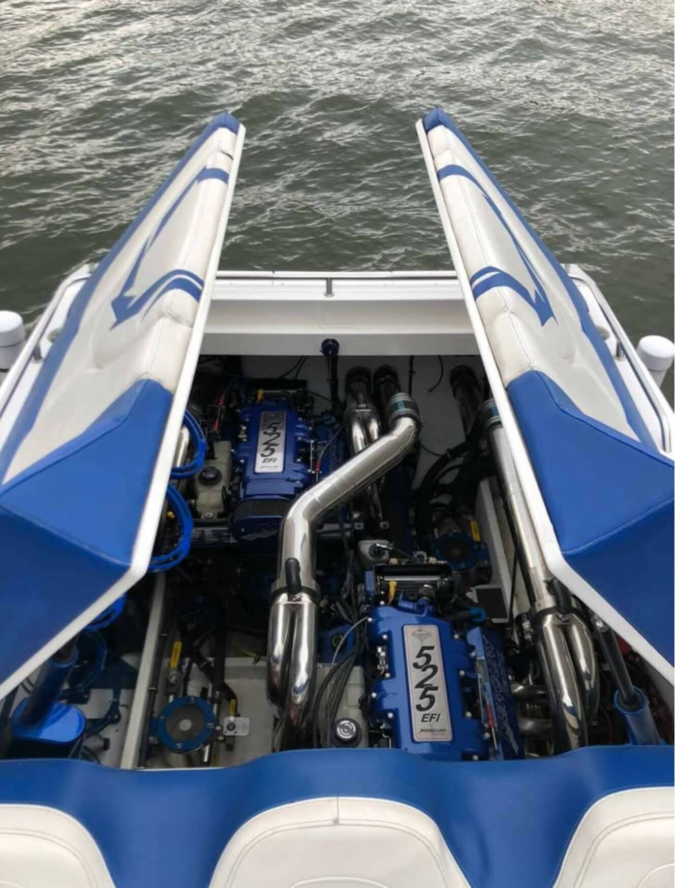 A photo of this 2008 Fountain 38 LIGHTNING