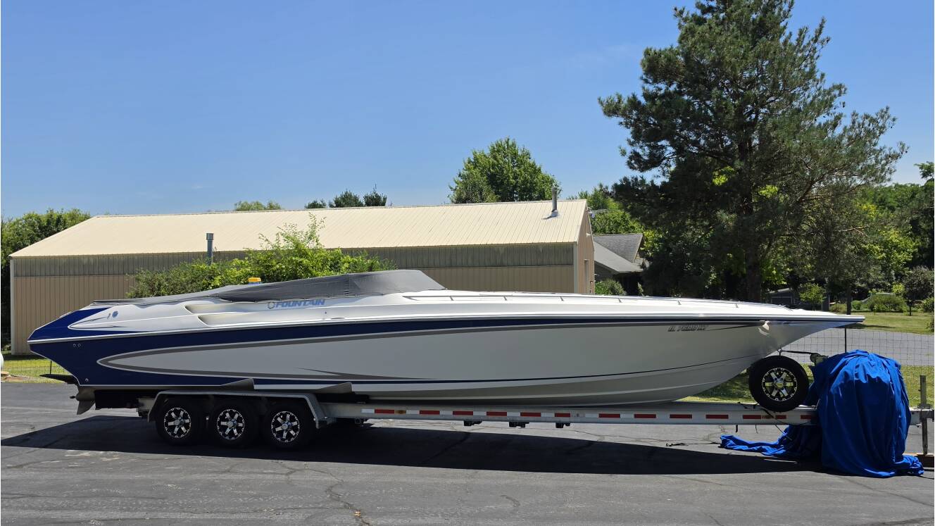 A photo of this 2008 Fountain 38 LIGHTNING