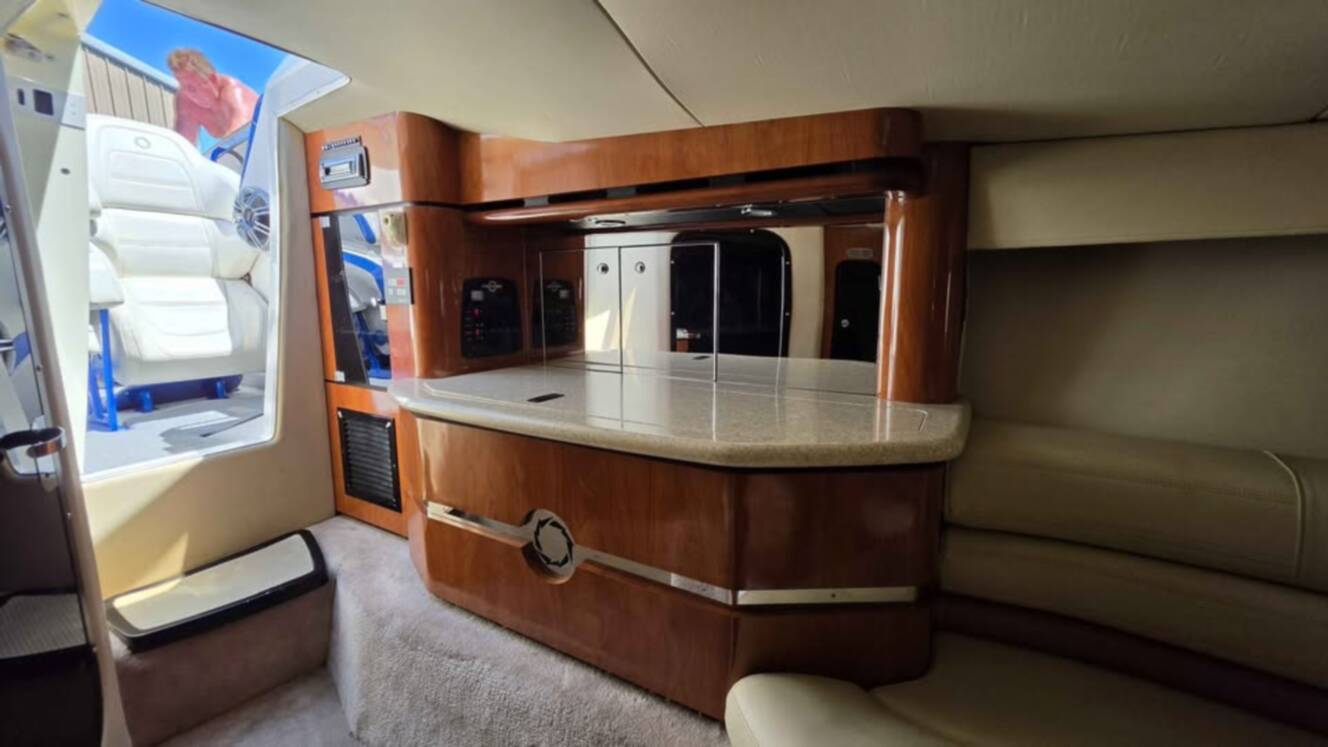 A photo of this 2008 Fountain 38 LIGHTNING