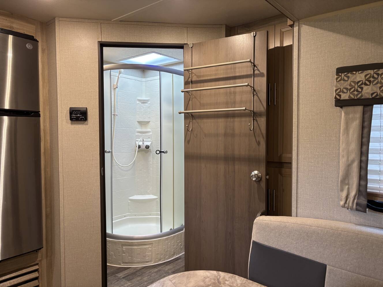 A photo of this 2021 Coachmen CATALINA LEGACY EDITION 243RBS