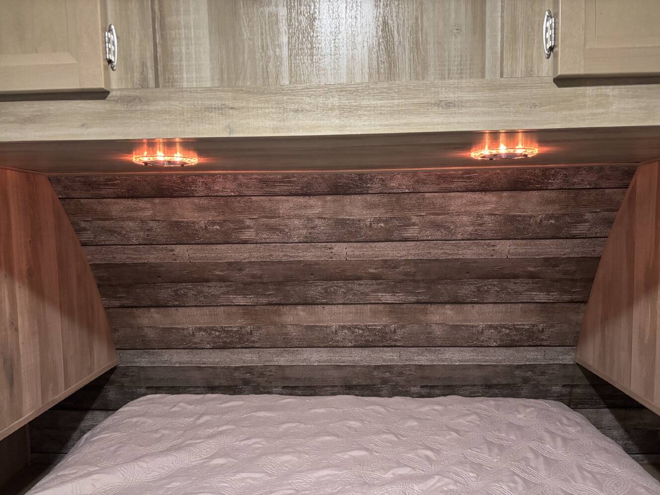 A photo of this 2021 Coachmen CATALINA LEGACY EDITION 243RBS
