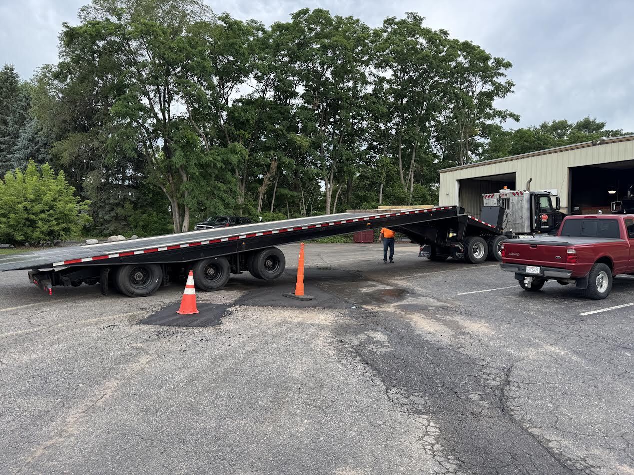 2002 LANDOLL Hydraulic Traveling Axle Trailer in La Crosse, WI