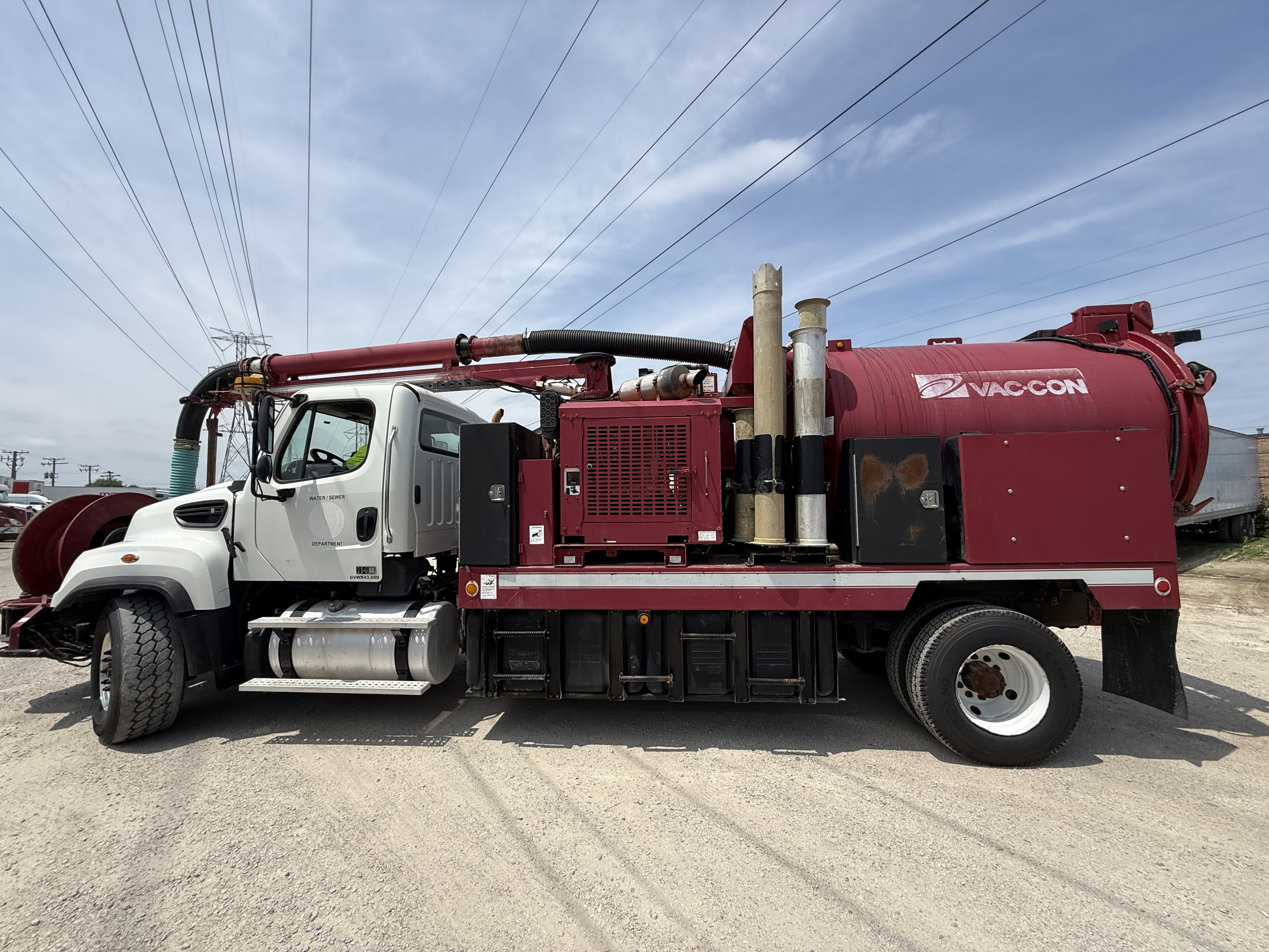 2014 FREIGHTLINER 114 SD in Wayne, IL