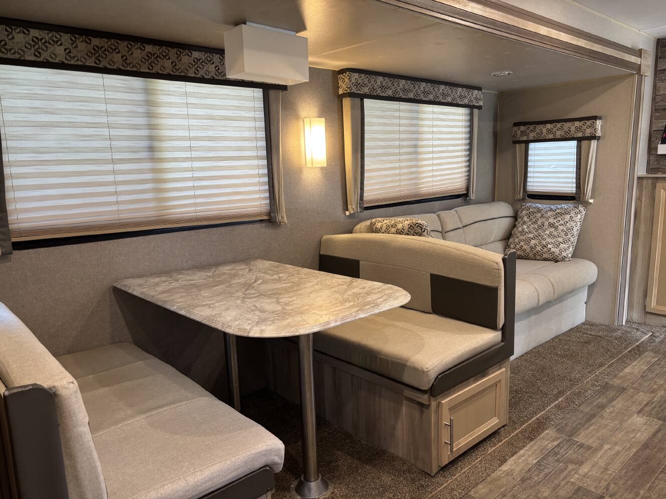 A photo of this 2021 Coachmen CATALINA LEGACY EDITION 243RBS