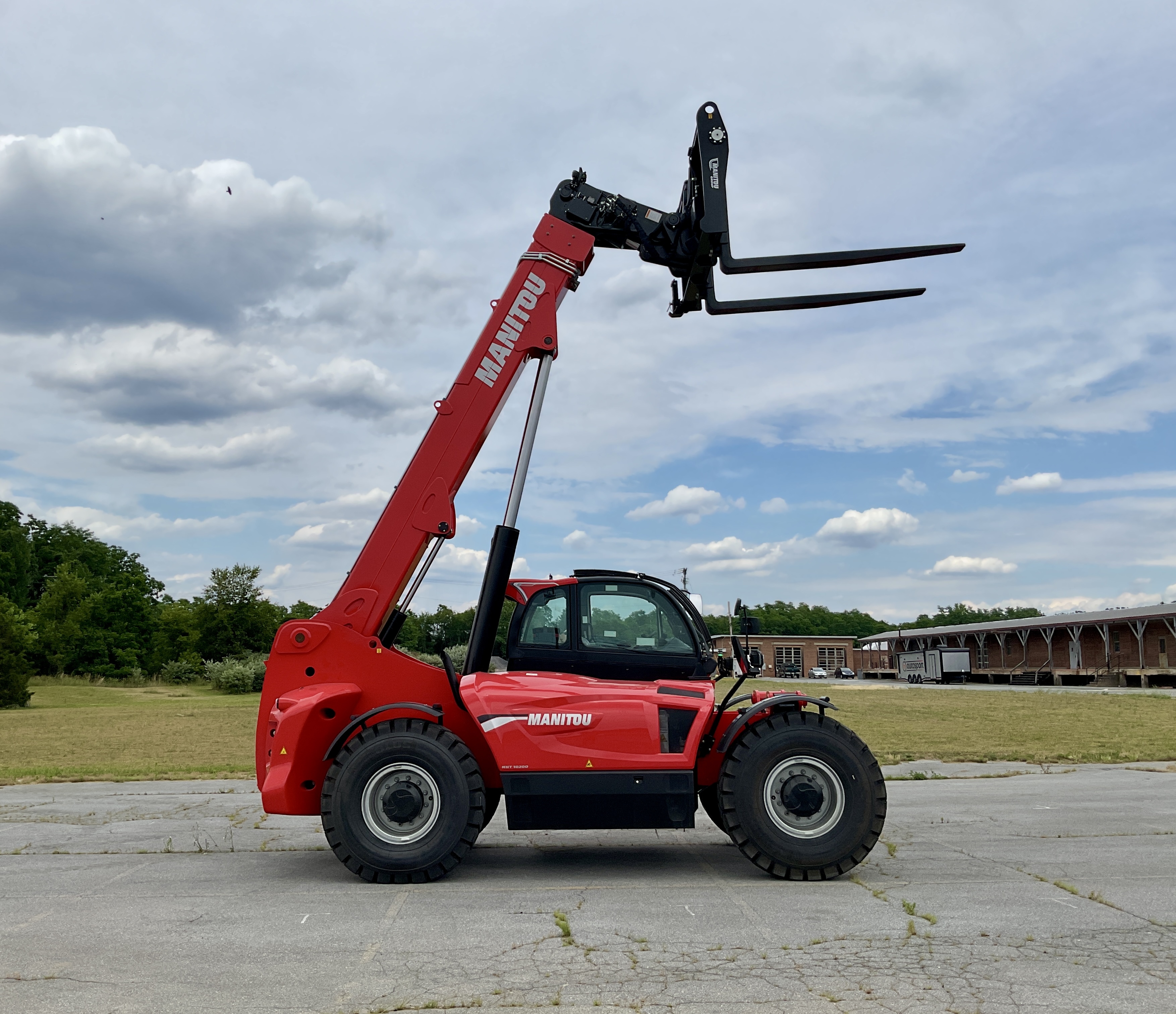 2026 MANITOU MHT10200 in Chambersburg, PA