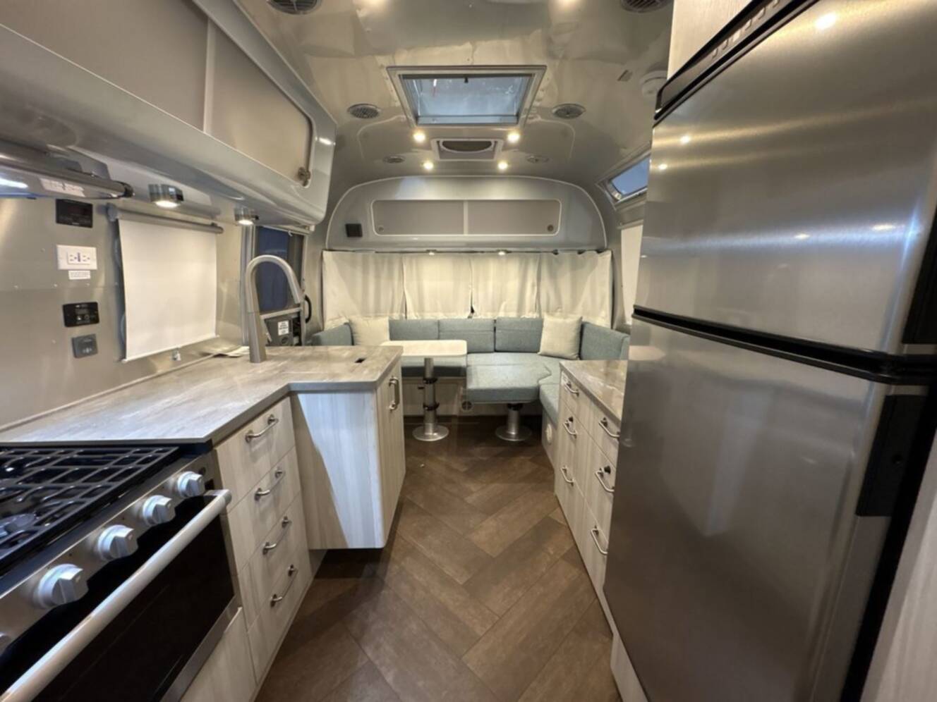A photo of this 2026 Airstream International 27FB