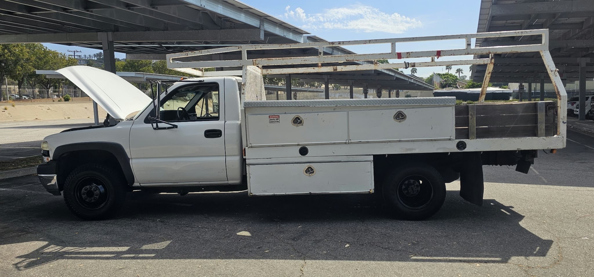 2002 CHEVROLET SILVERADO 3500HD LT LT in Signal Hill, CA
