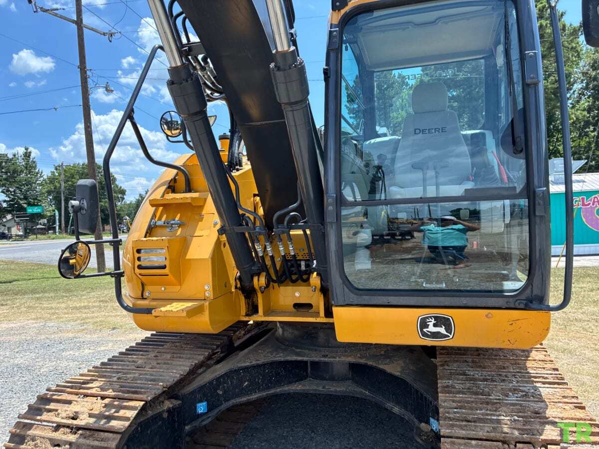 2022 JOHN DEERE 135G in Greenbrier, AR