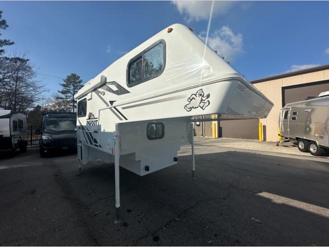2026 Bigfoot Industries Bigfoot 2500 Series C9.6SB RV
