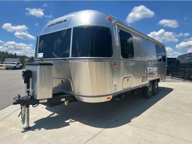 2027 Airstream Trade Wind 25FB Twin RV