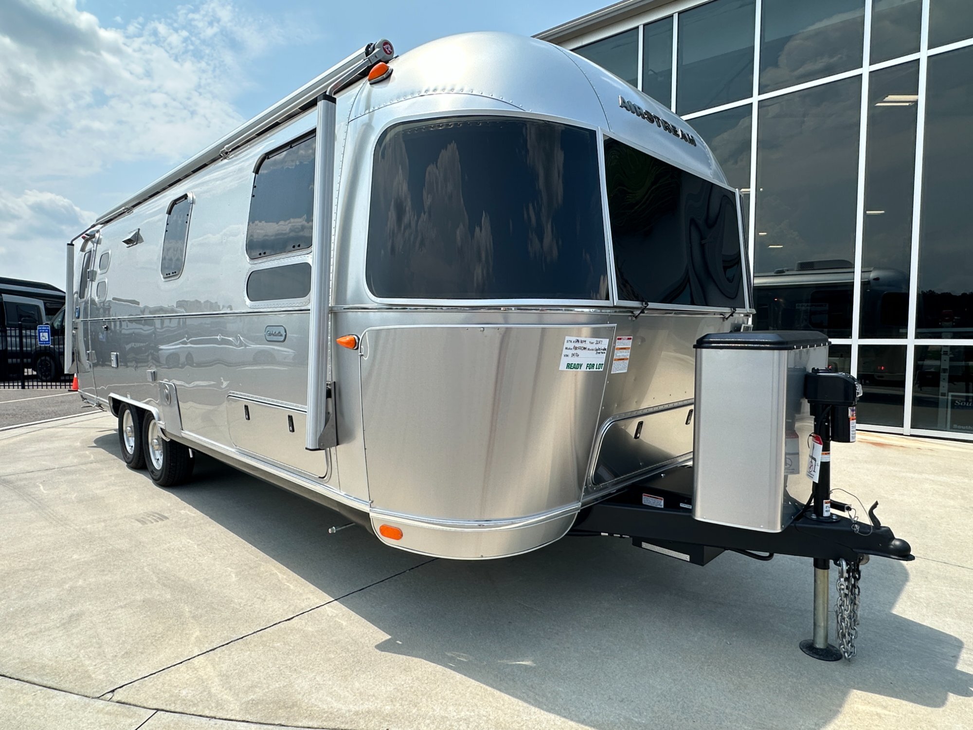 2027 Airstream Globetrotter 27FB Twin in richmond hill GA