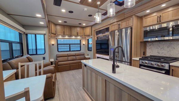 2027 Luxe ELEGANTE 33EFS in elkhart IN