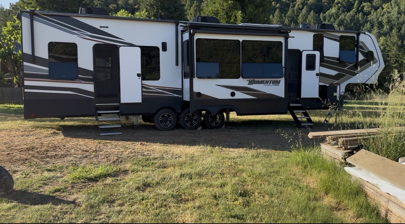 2021 Grand Design MOMENTUM M-CLASS 395M in sedona AZ