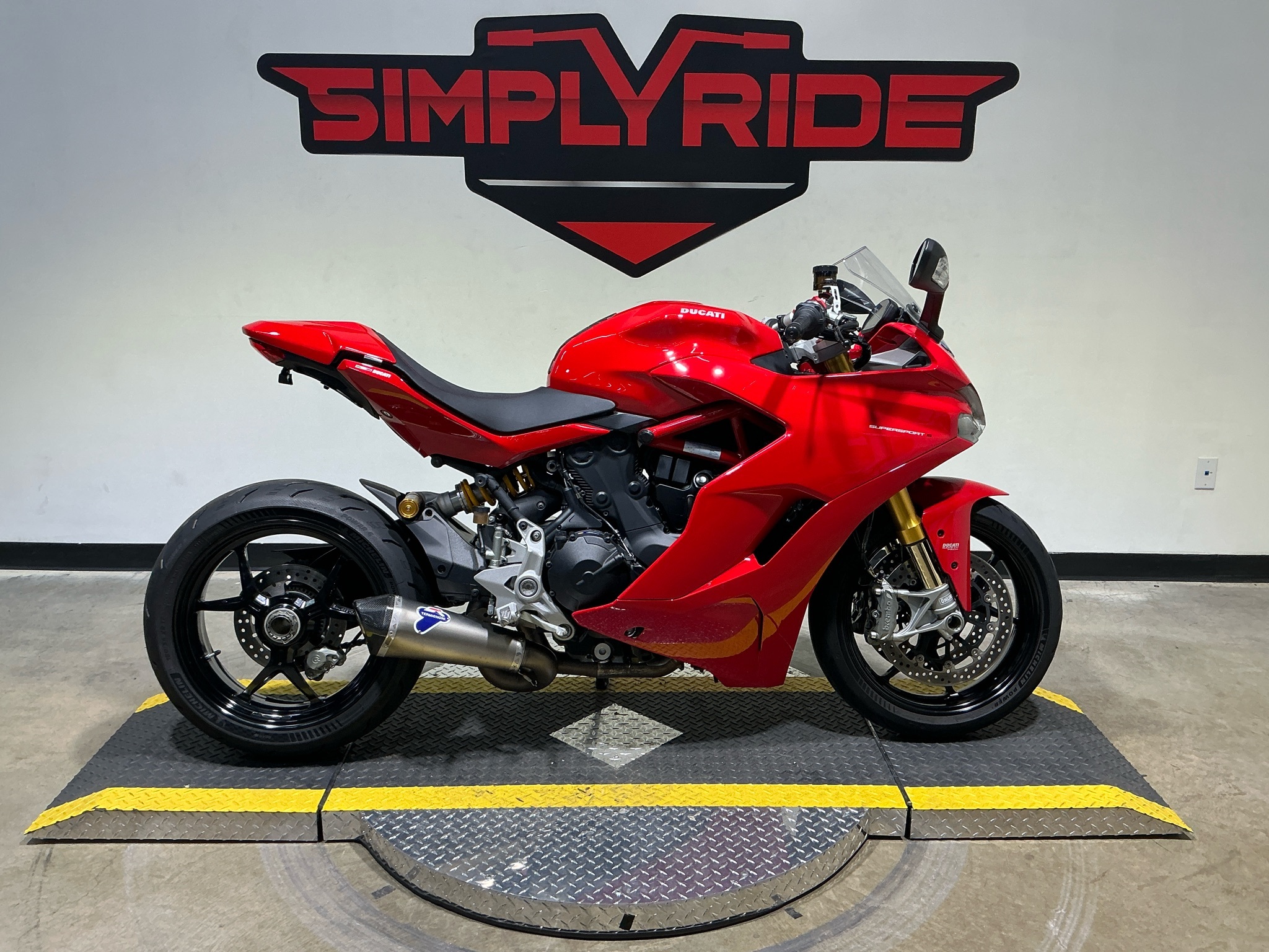 2017 Ducati SuperSport S S in Eden Prairie, MN