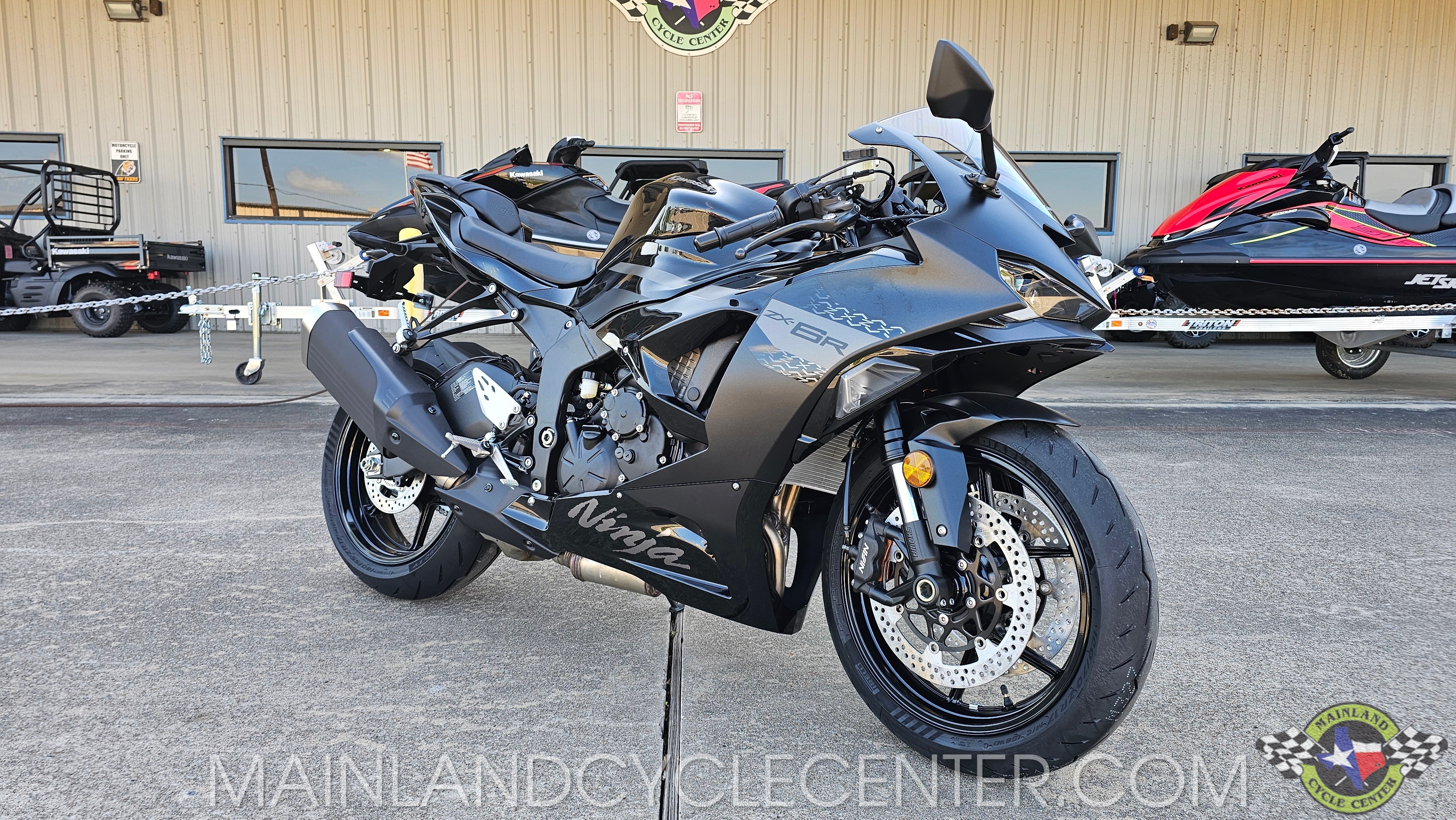 2027 Kawasaki Ninja® ZX™-6R BASE in La Marque, TX