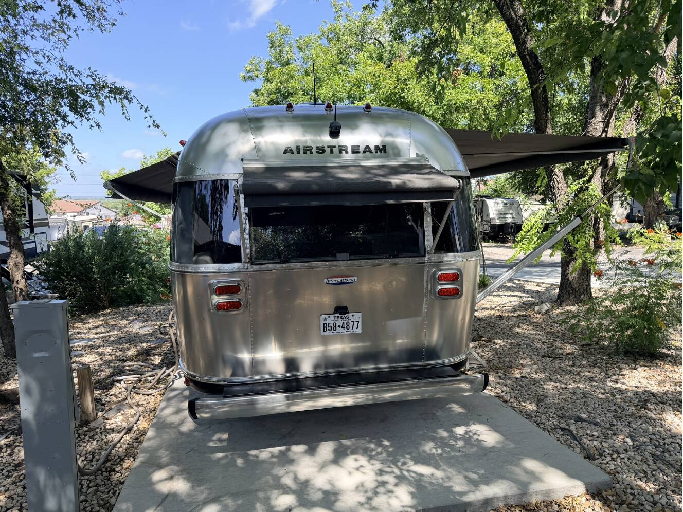 A photo of this 2019 Airstream INTERNATIONAL SIGNATURE 25FB SIGNATURE