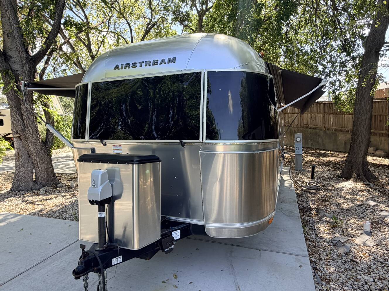 A photo of this 2019 Airstream INTERNATIONAL SIGNATURE 25FB SIGNATURE