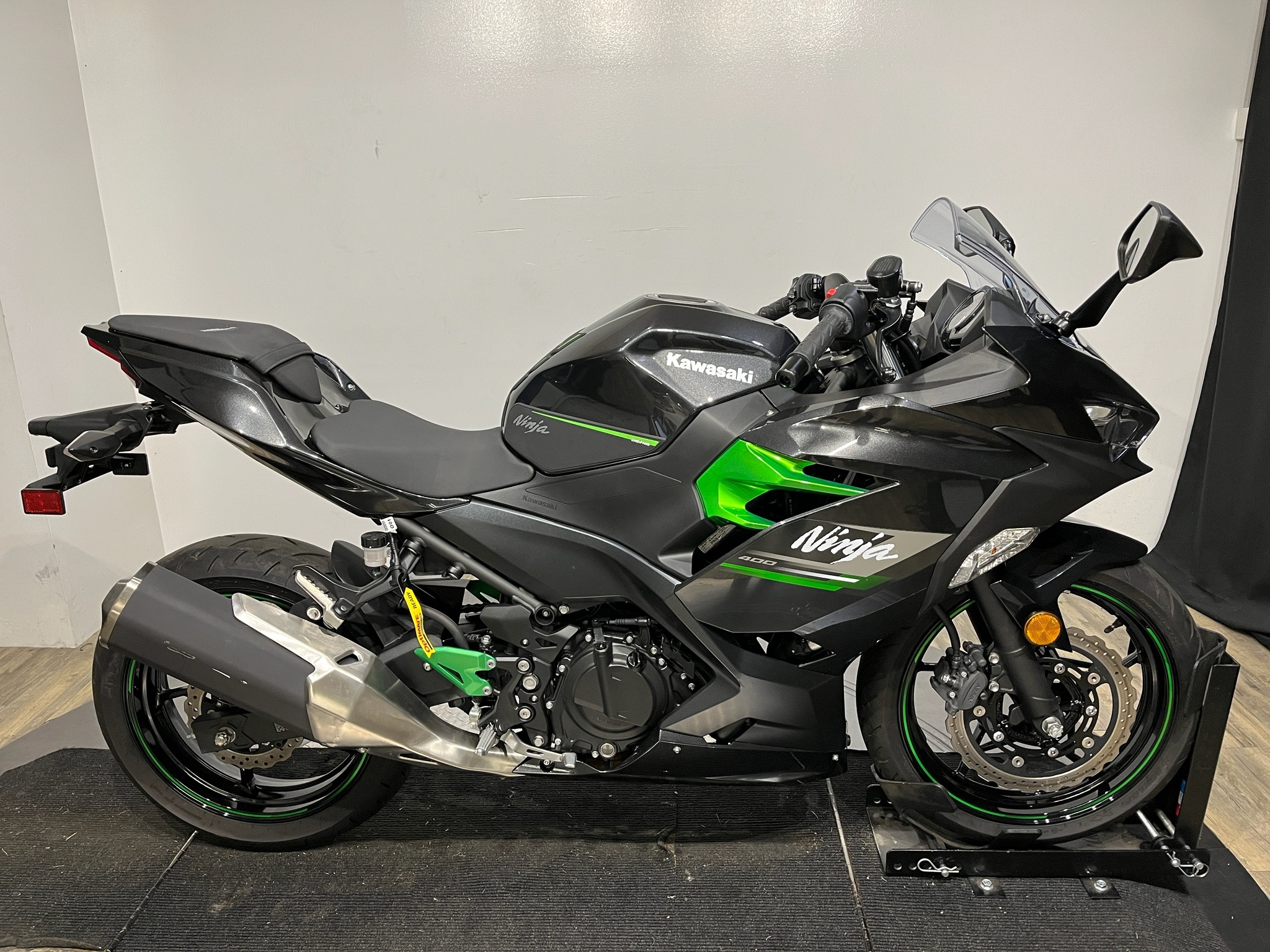 2023 Kawasaki Ninja 400 BASE in Wauconda, IL