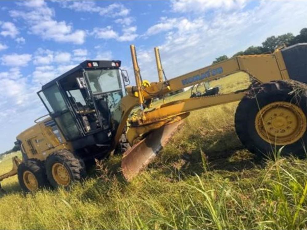 2000 KOMATSU GD655-3C in Midlothian, TX