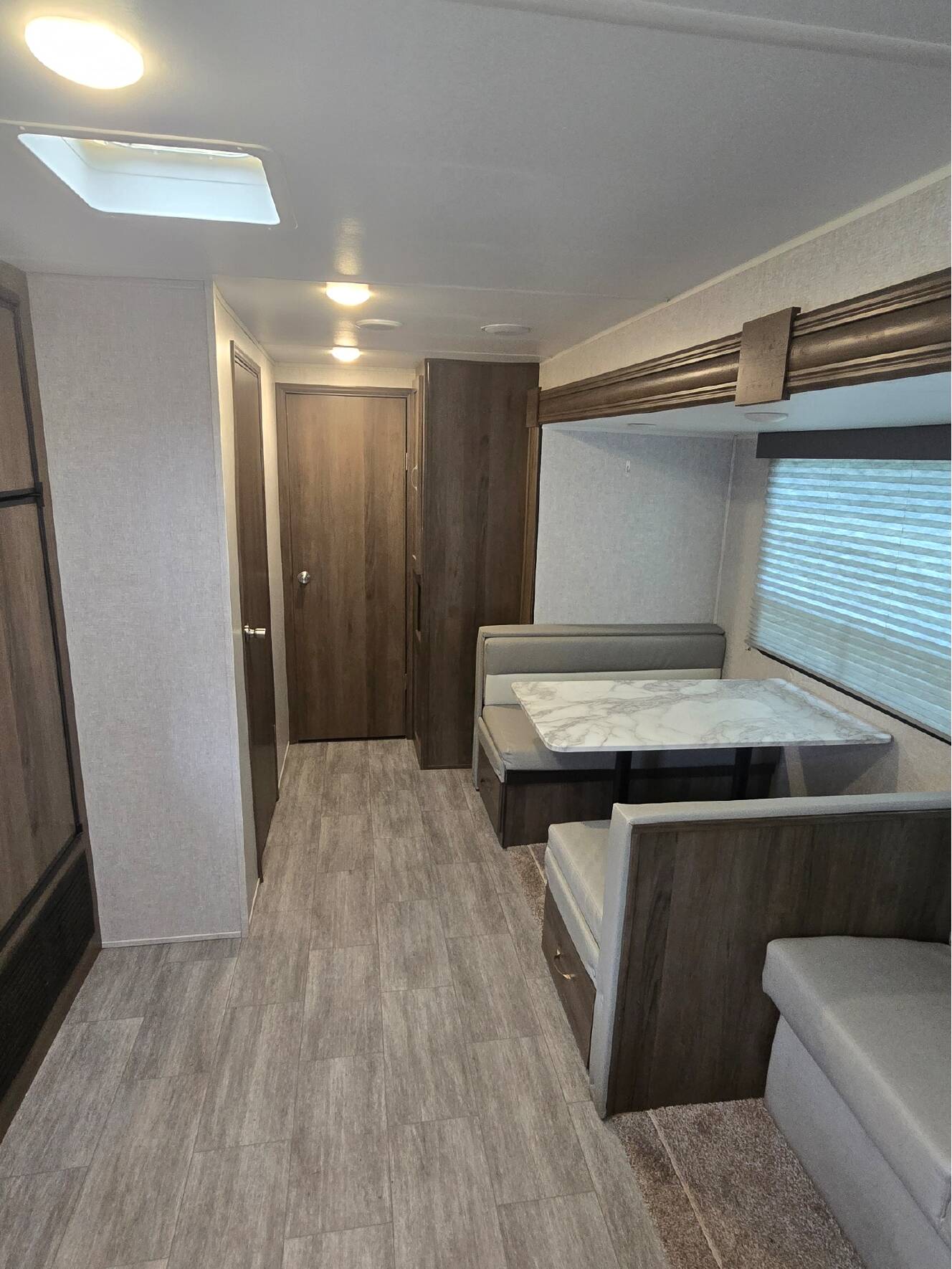 A photo of this 2021 East To West SILVER LAKE 31K3S