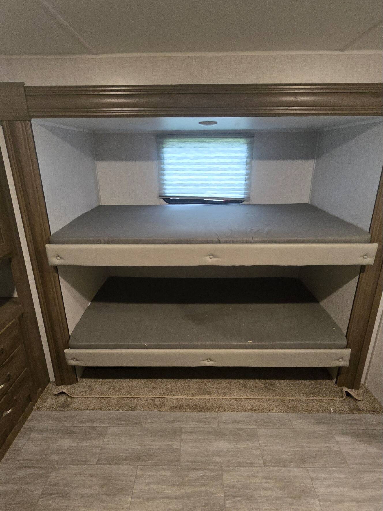 A photo of this 2021 East To West SILVER LAKE 31K3S