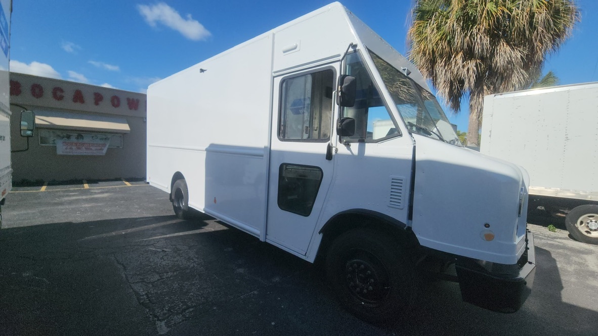 2019 FORD F59 in Boca Raton, FL