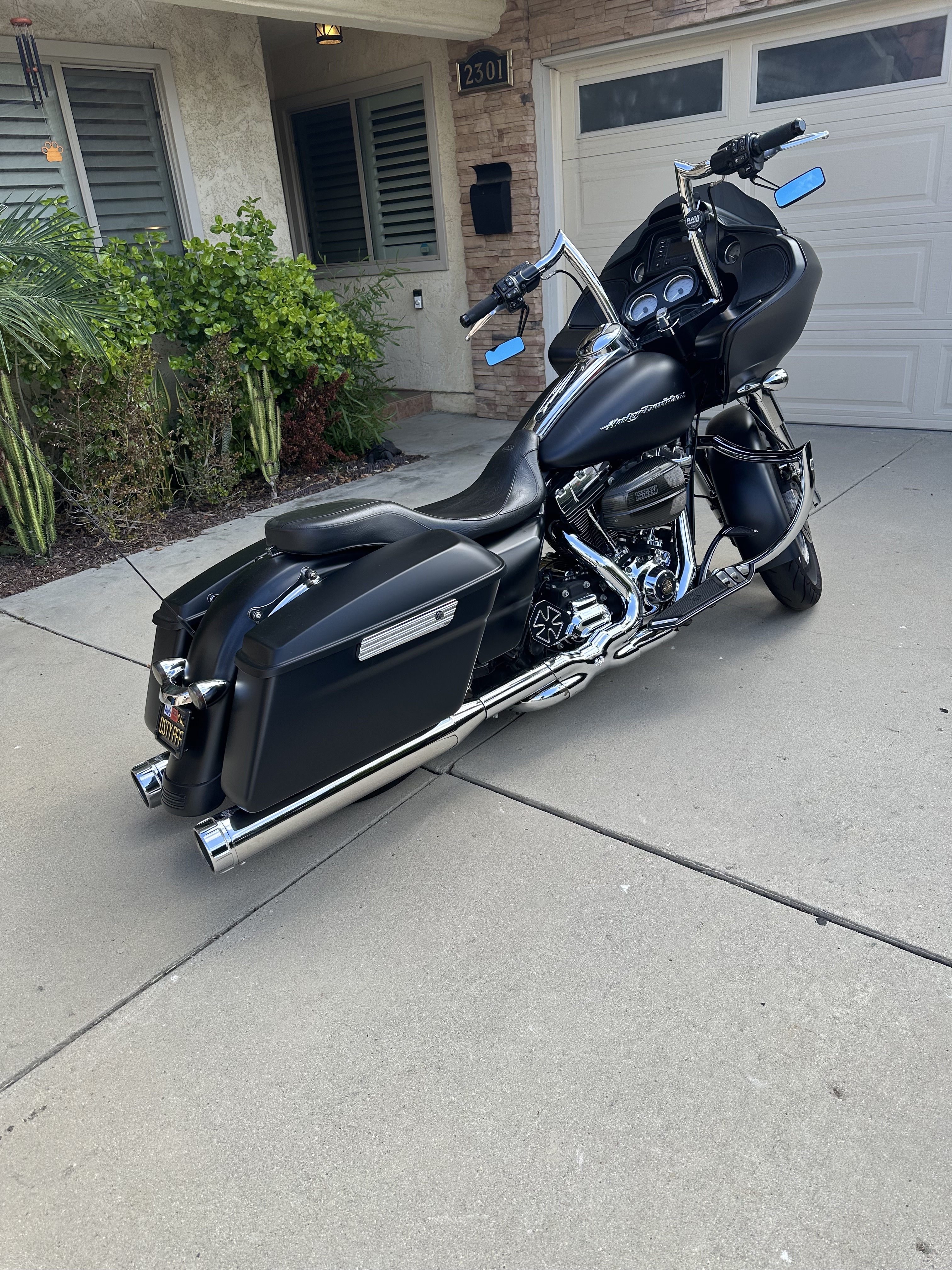 2015 Harley-Davidson ROAD GLIDE CUSTOM Cruiser motorcycle