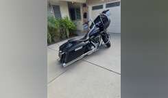 2015 Harley-Davidson ROAD GLIDE CUSTOM Cruiser motorcycle