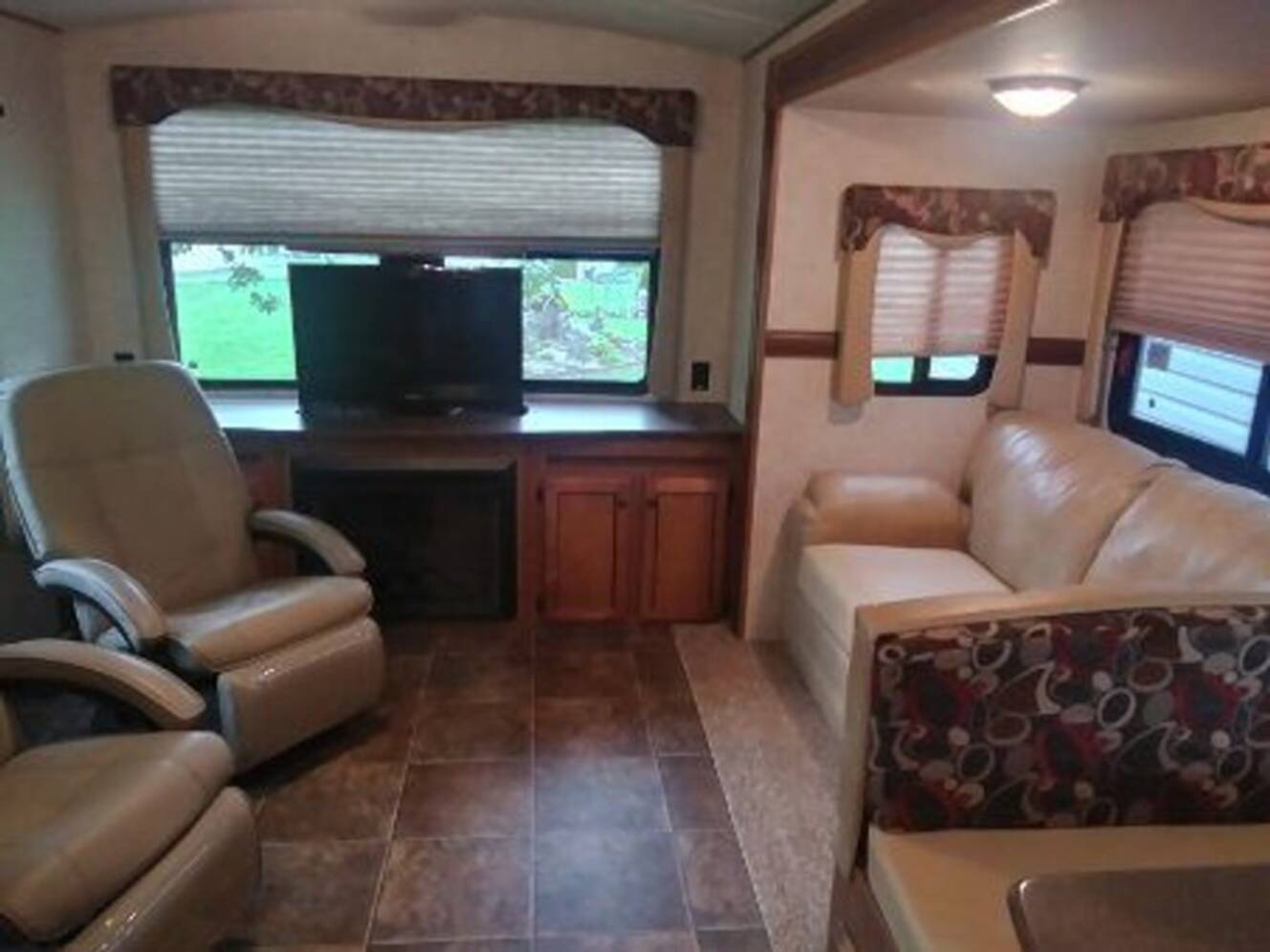 A photo of this 2013 Crossroads Sunset Trail Reserve 30RE