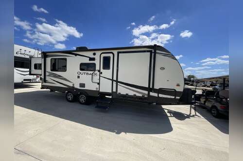 2020 Keystone OUTBACK ULTRA LITE 240URS in buda TX