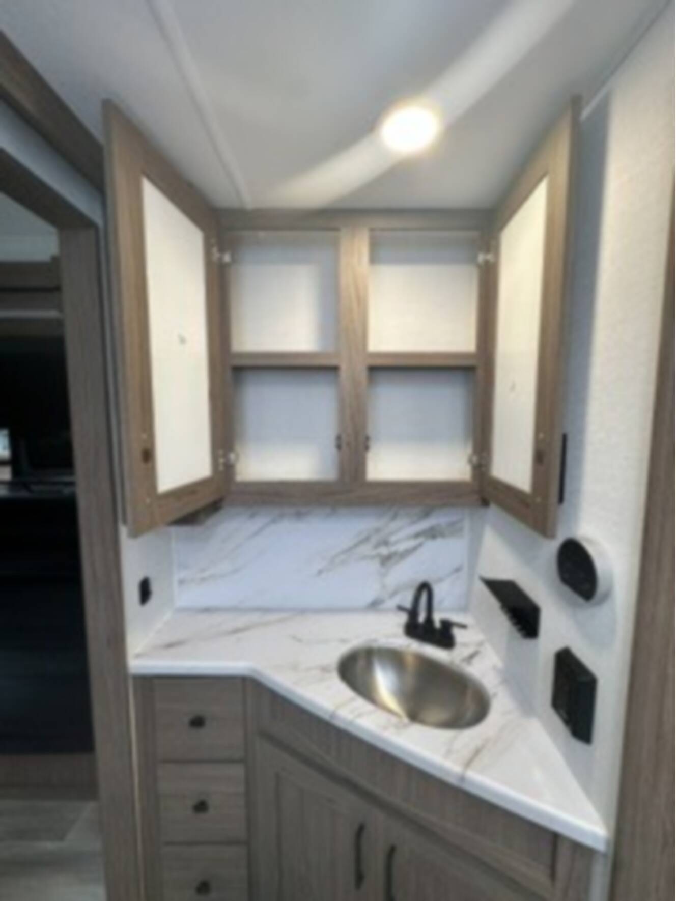 A photo of this 2024 Alliance Rv DELTA 252RL