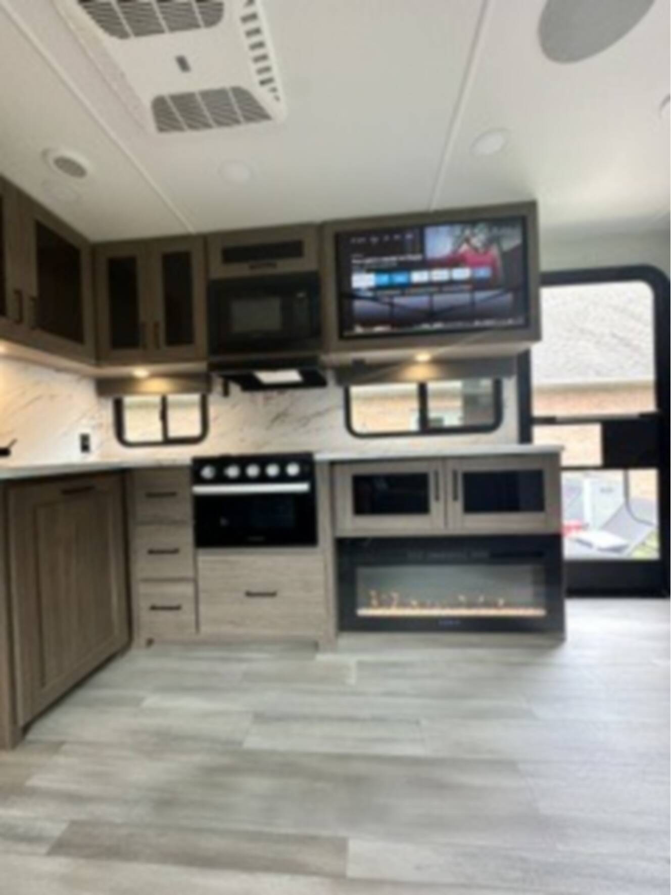 A photo of this 2024 Alliance Rv DELTA 252RL
