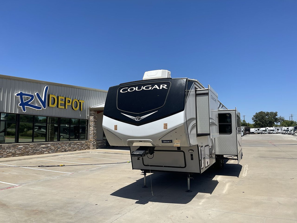 2023 Keystone COUGAR 364BHL in cleburne TX