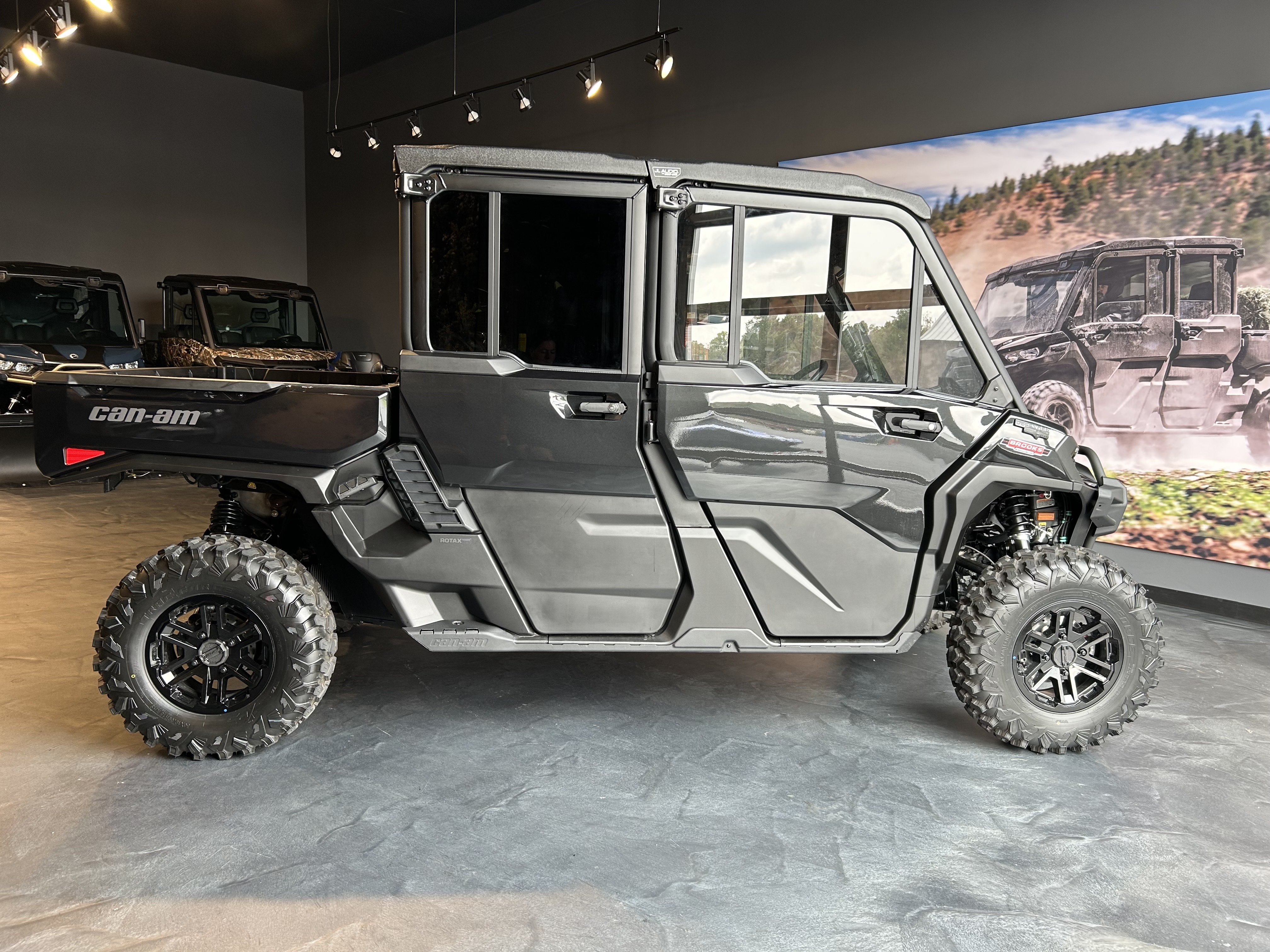 2026 Can-Am Defender MAX Lone Star CAB HD11 in grantville PA