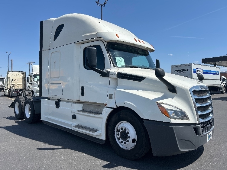 2020 FREIGHTLINER CASCADIA 126 in Phoenix, AZ